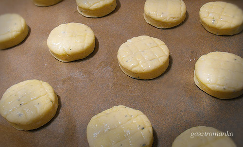 Juhtúrós-kéksajtos pogácsa recept