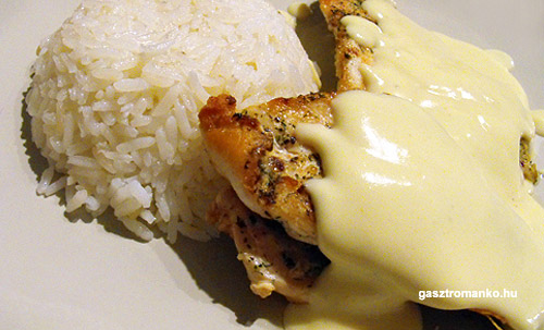 Grillezett csirkemell mustármártással, párolt rizzsel recept